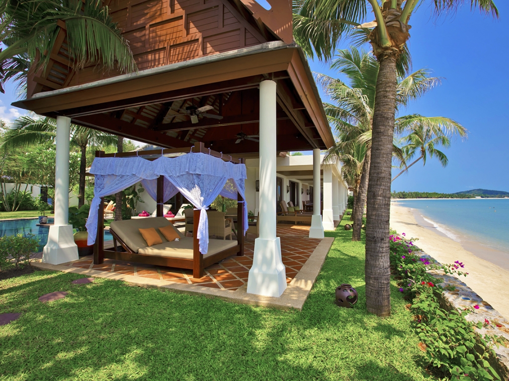 Day Bed with Ocean Views