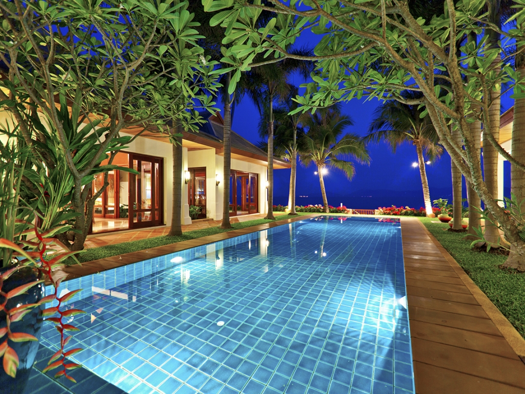 Pool & Exterior at Night
